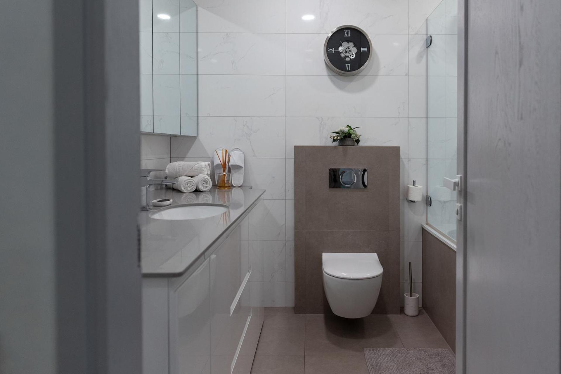 Bright Kaunas Apartment With Castle View Luaran gambar
