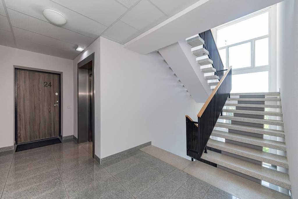 Bright Kaunas Apartment With Castle View Luaran gambar